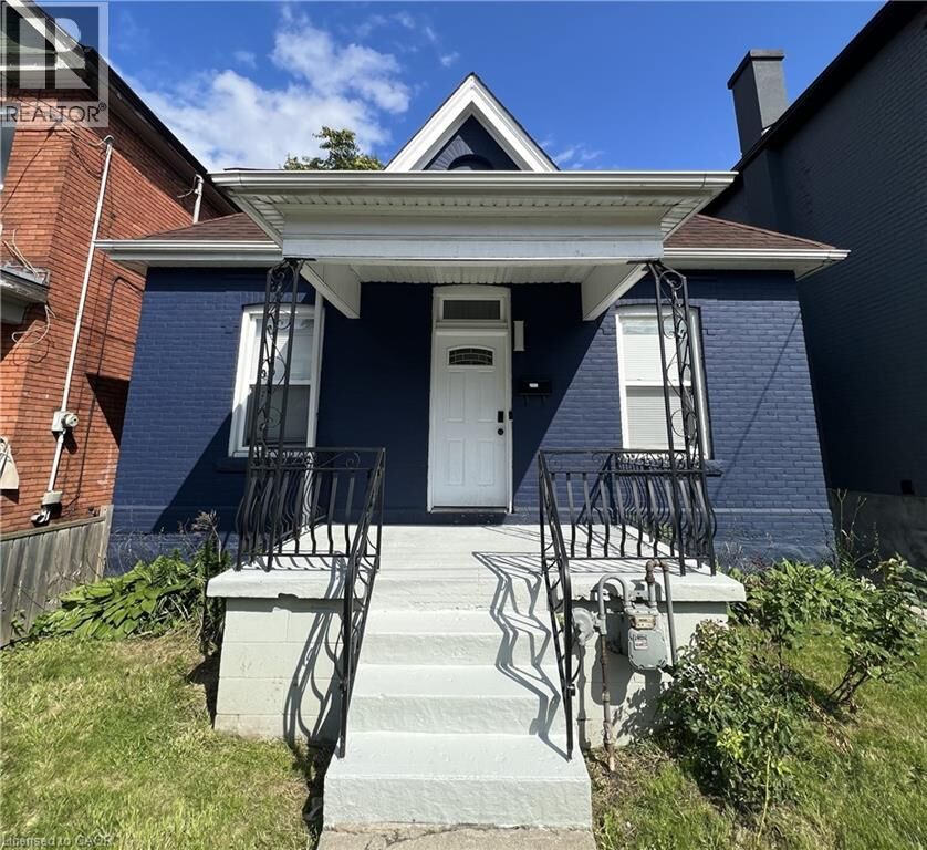 Property Photo:  44 Madison Avenue  ON L8L 5Y4 