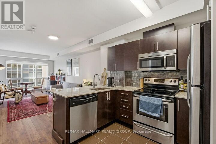Property Photo: 242 Rideau Street 1406 ON K1N 0B7