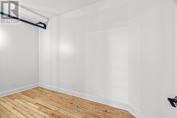 Property Photo: 330 Clarence Street 204 ON N6A 6H6
