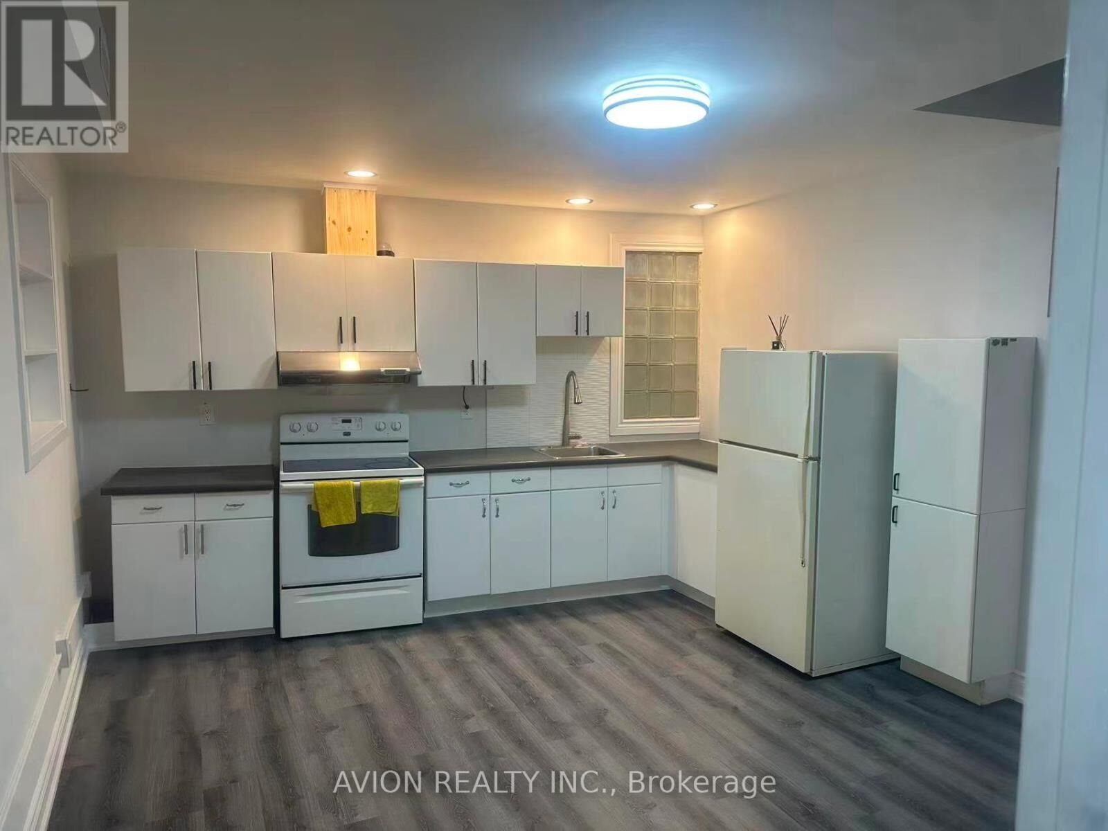 Property Photo:  92 King Street West  ON K9A 2M4 