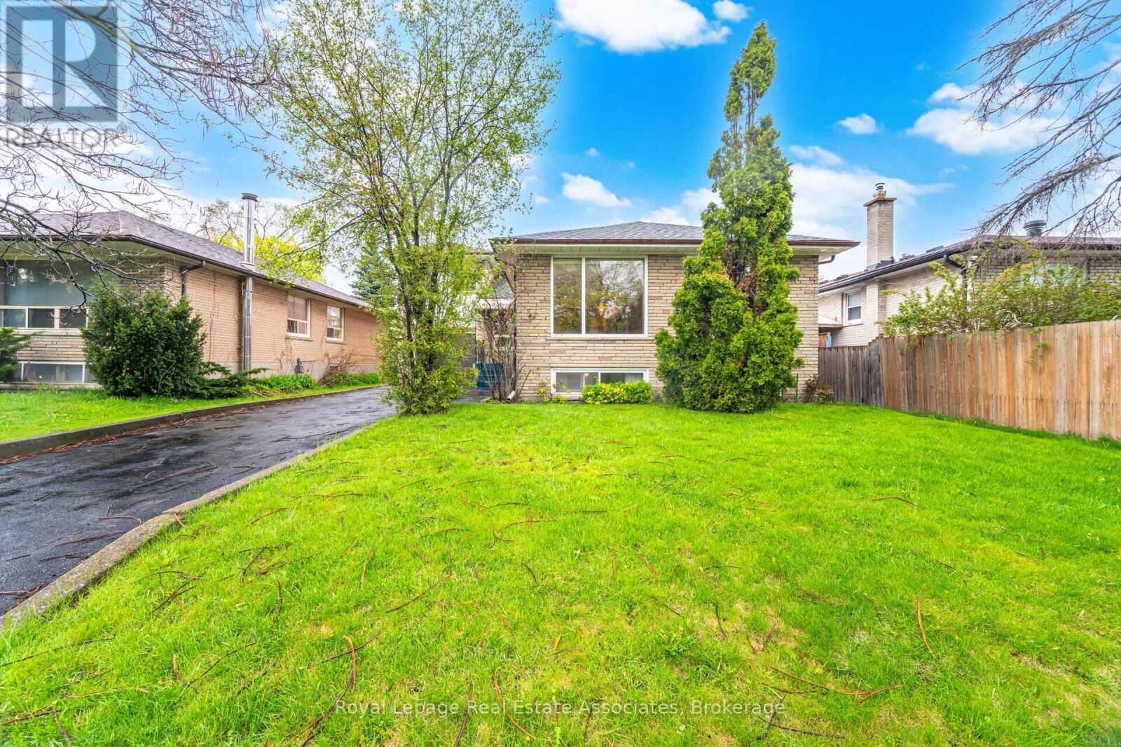 Property Photo: 193 Kingsview Boulevard ON M9R 1V7