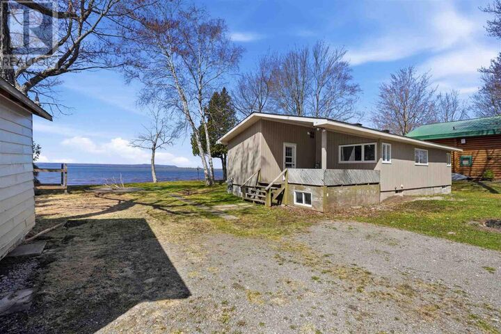 Property Photo: 365 Sunnyside Beach Rd ON P6A 5K6