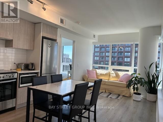 Property Photo:  395 Bloor Street East 1802  ON M4W 1H7 