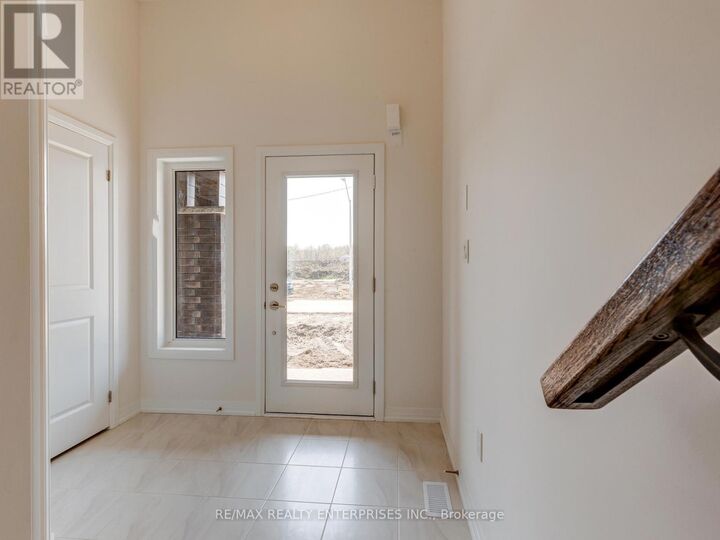 Property Photo:  3006 Sandy Acres Avenue  ON L3V 0Y4 