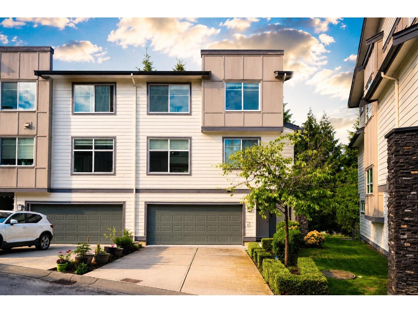 Property Photo:  15665 Mountain View Drive 84  BC V3Z 0W8 