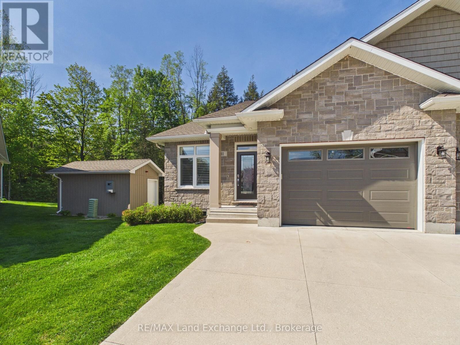 Property Photo:  552 Durham Street 11  ON N2Z 0G5 