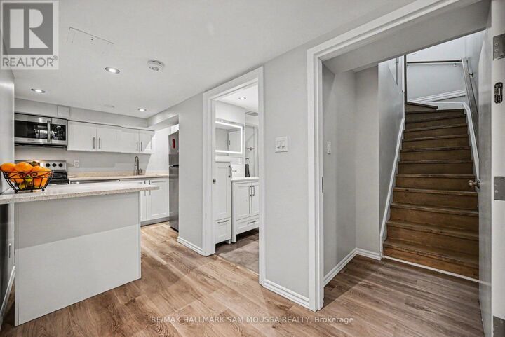Property Photo: 1407 Baintree Place Unit 2 ON K1B 5H5