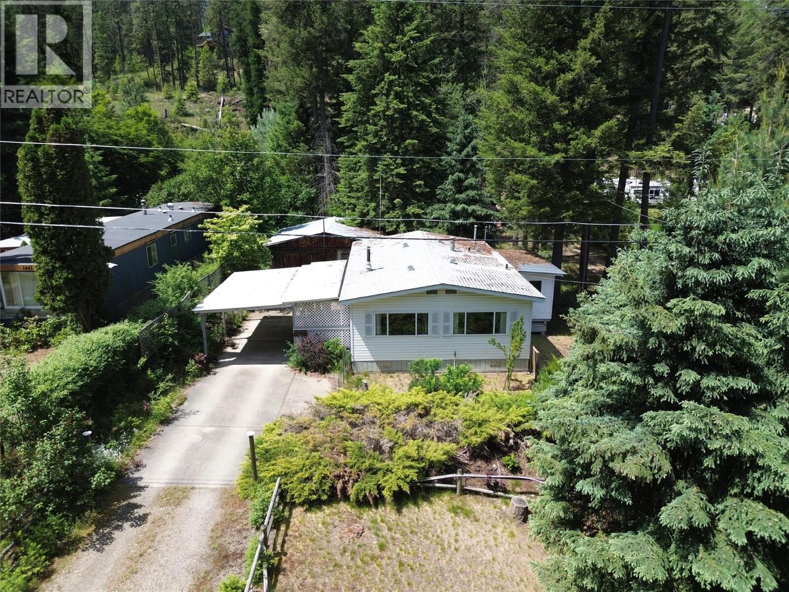 Property Photo: 1465 Thompson Road BC V0H 1E0