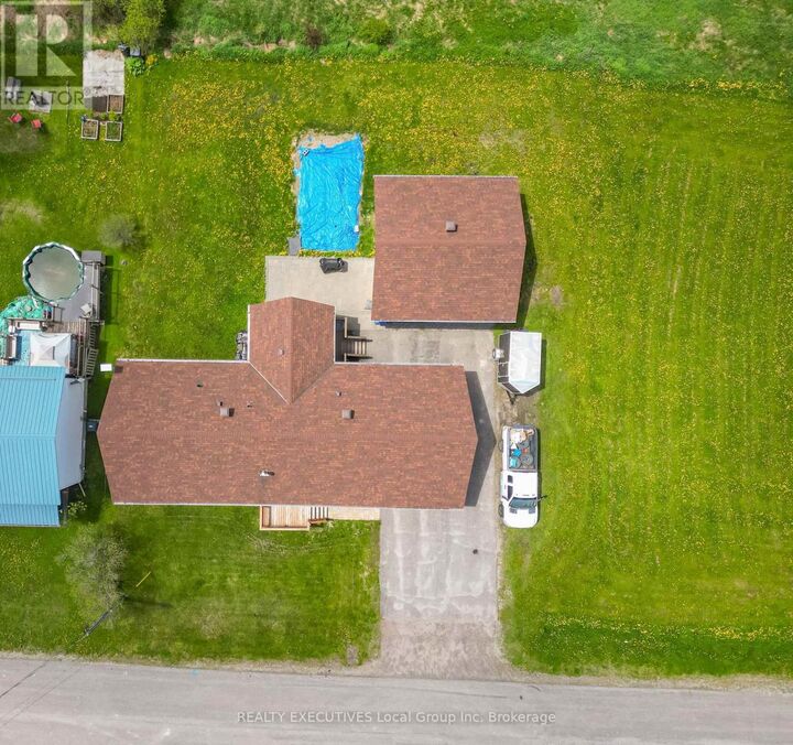 Property Photo: 29 Dubeau Street ON P0H 2M0