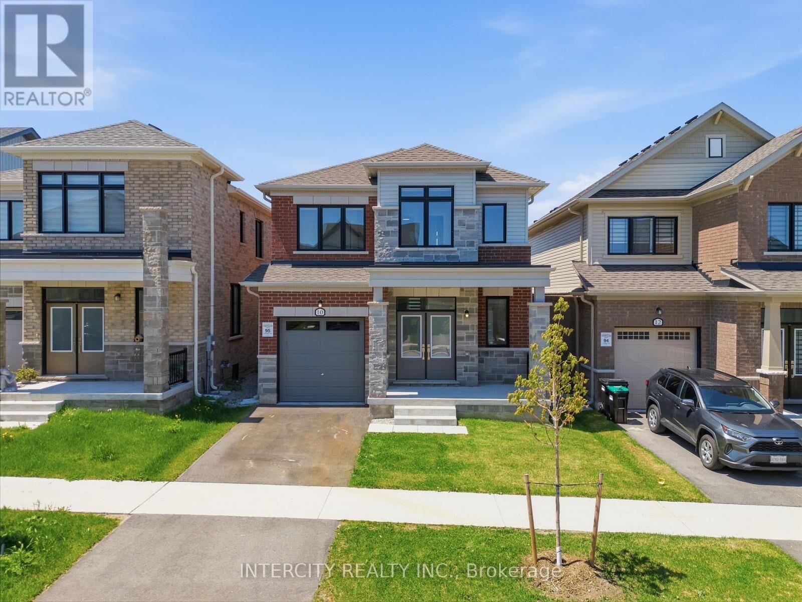 Property Photo:  10 Kingsbury Trail  ON L9J 0W9 