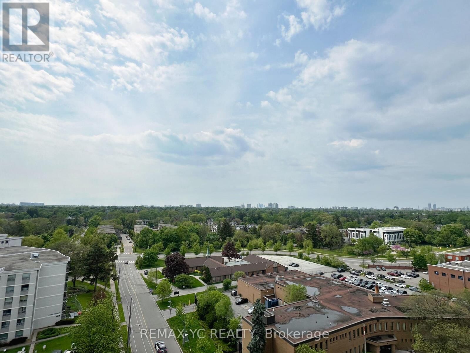 Property Photo: 15 Ellerslie Avenue 1005 ON M2N 0L7
