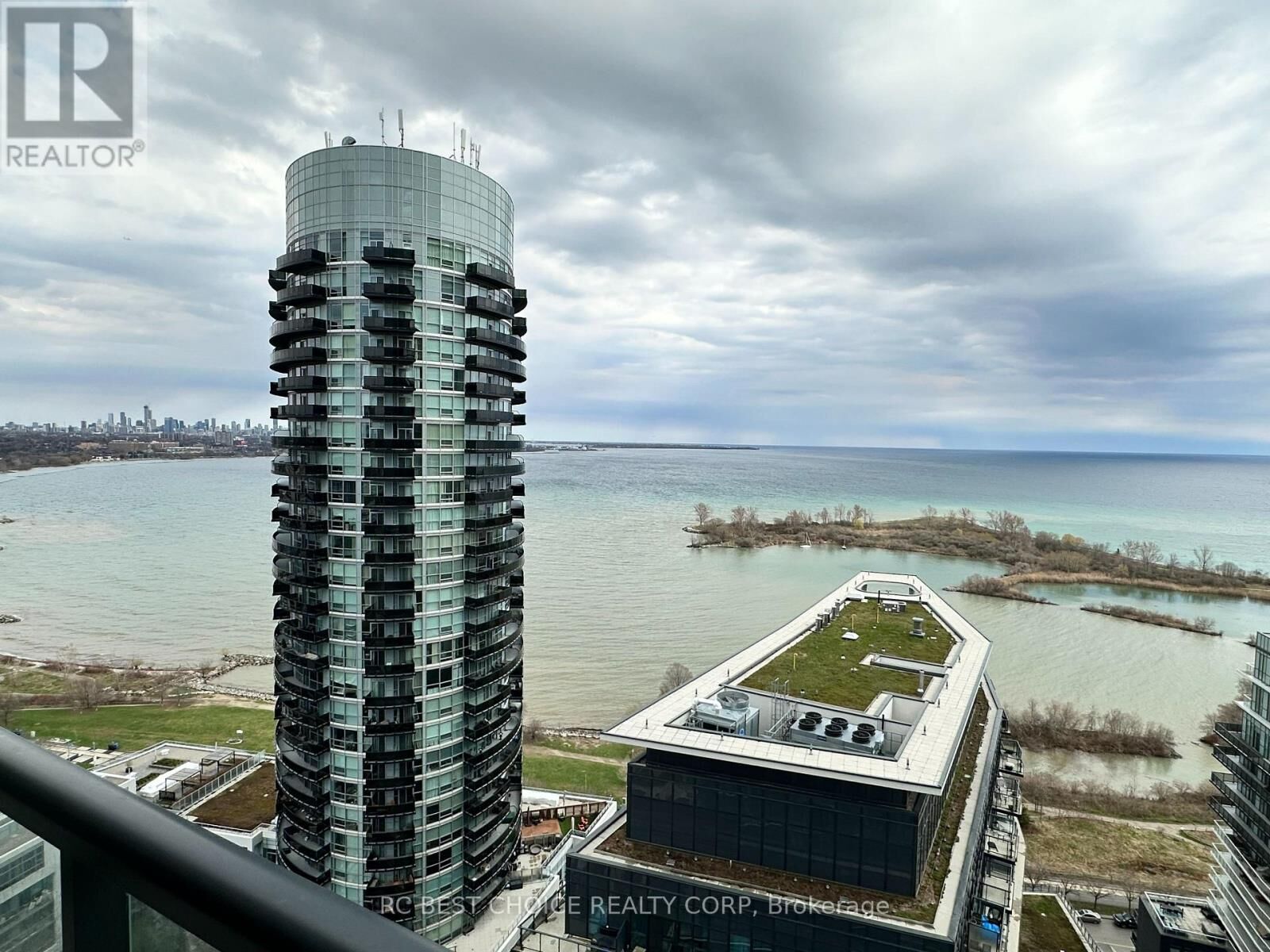Property Photo:  38 Annie Craig Drive 2603  ON M8V 0G9 