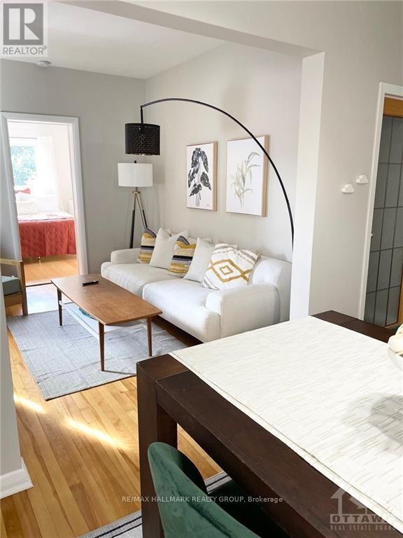 Property Photo:  687 Melbourne Avenue 1  ON K2A 1X4 