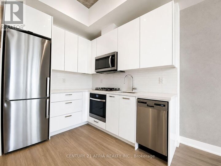 Property Photo: 195 McCaul Street 713 ON M5T 1W6