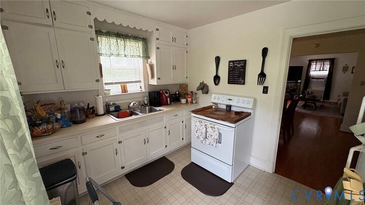 Property Photo:  919 W Osborn Road  VA 23901 