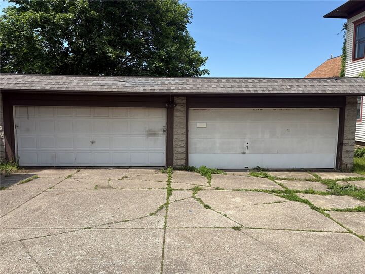 Property Photo: 2624 Parade Street PA 16504