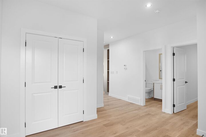 Property Photo: 6403 29 Ave SW AB T6X 3M8
