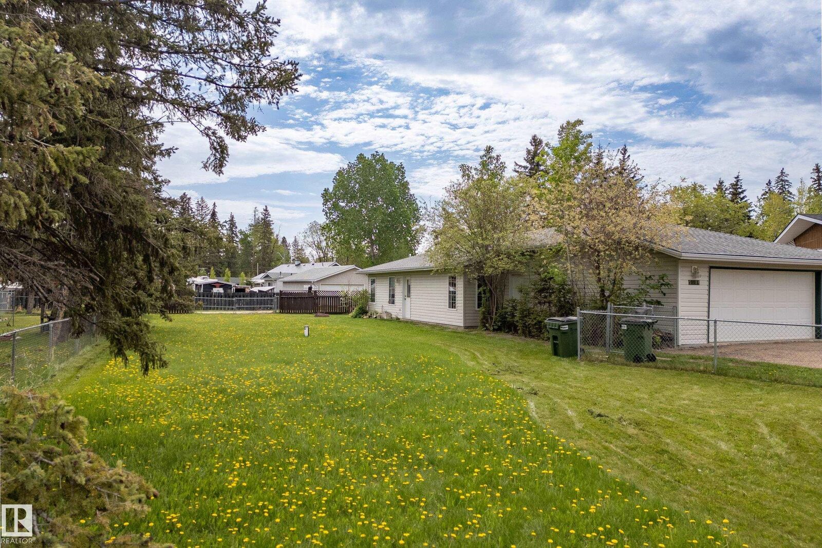 Property Photo: 5011 64 Street AB T0E 0A0