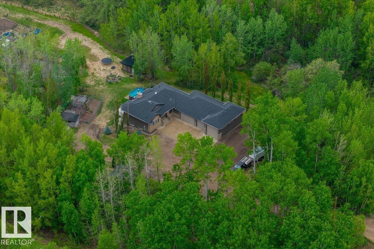 Property Photo: 2406 Twp Road 540 6 AB T0E 1V0