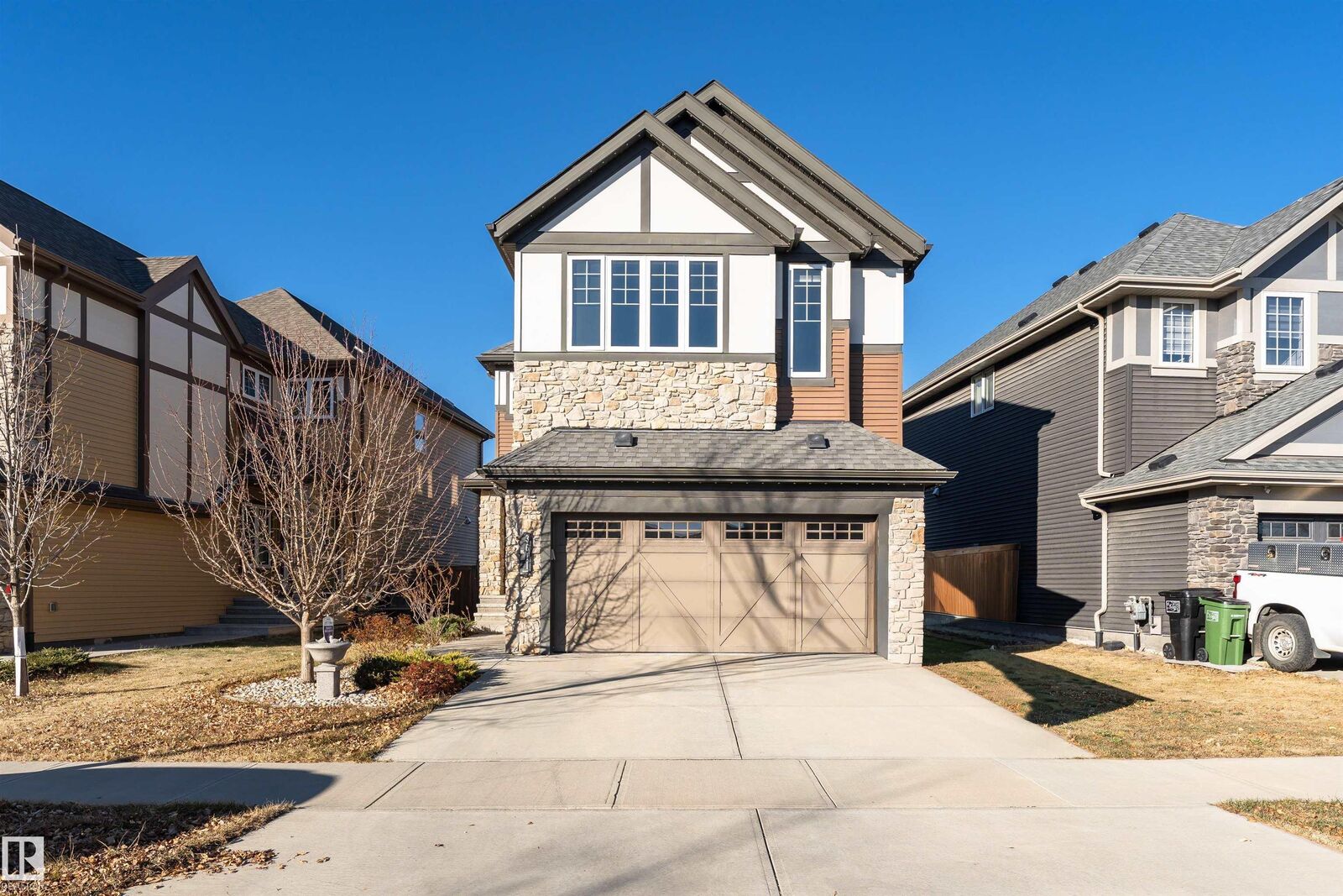 Property Photo: 3611 Keswick Boulevard SW AB T6W 3S5