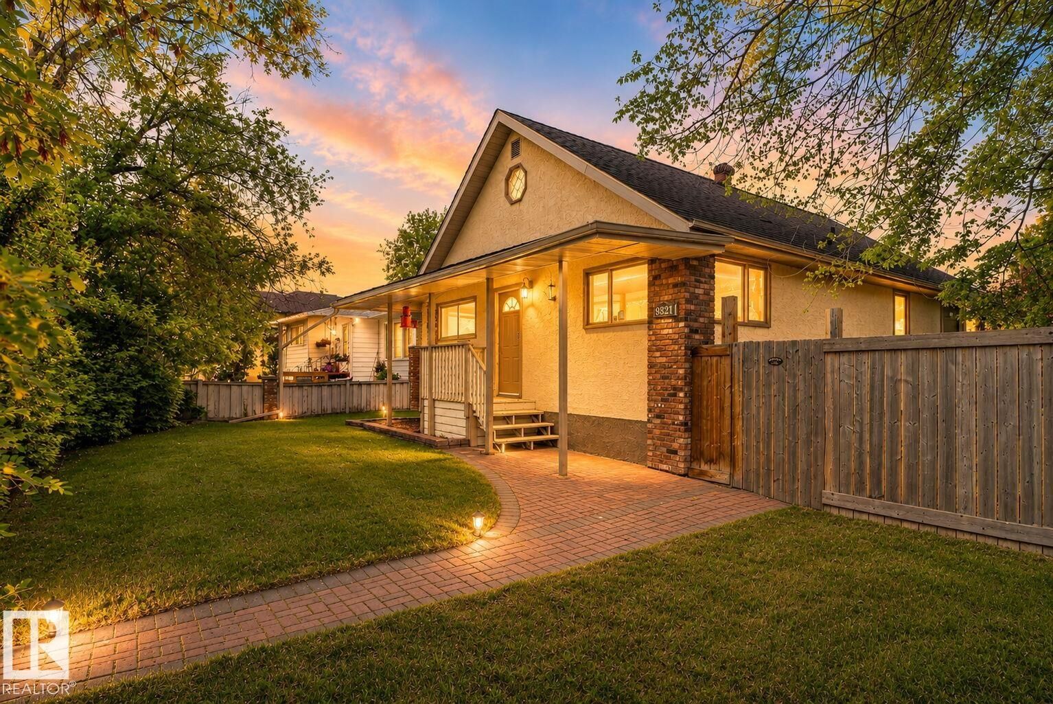 Property Photo:  9821 153 Street NW  AB T5P 2A6 