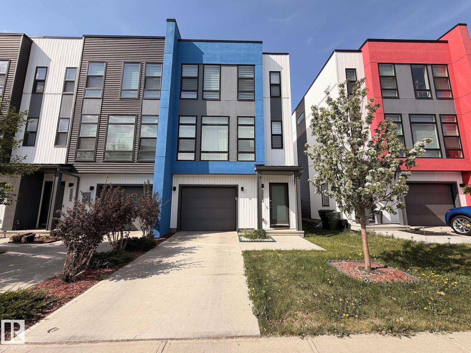 Property Photo: 1758 Keene Crescent SW AB T6W 3W3