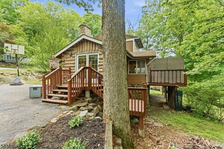 Property Photo: 158 Glenside Trl NJ 07871