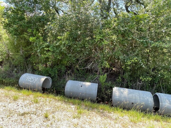 Property Photo: 4859 County Road 288 TX 77515