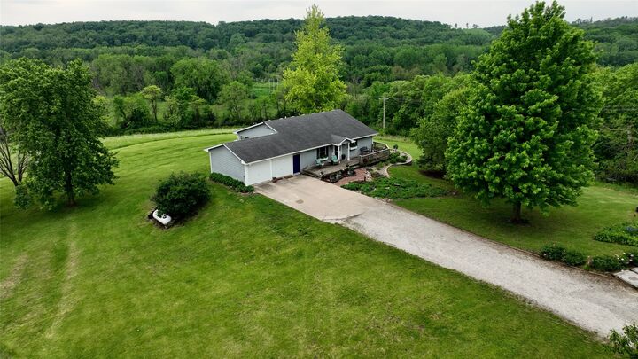 Property Photo: 28957 Beaumont Court IA 50146