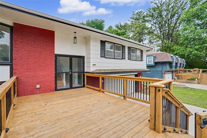 Property Photo:  2924 Willowmere Drive  IA 50321 