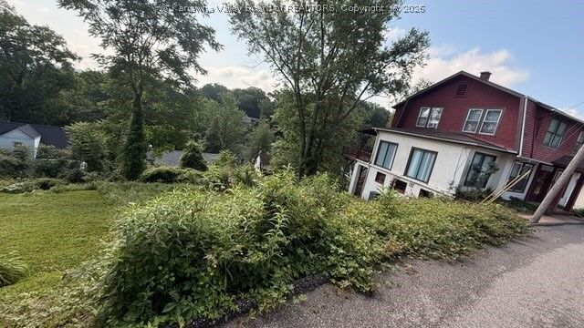 Property Photo: 944 Ridgemont Road WV 25314