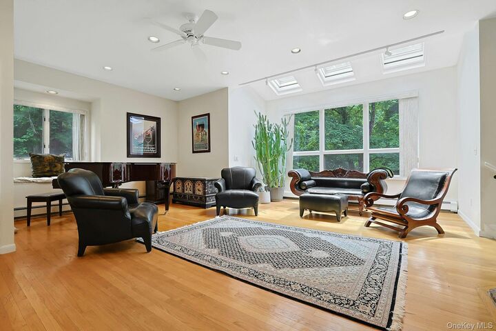 Property Photo:  28 Sycamore Lane  NY 10533 