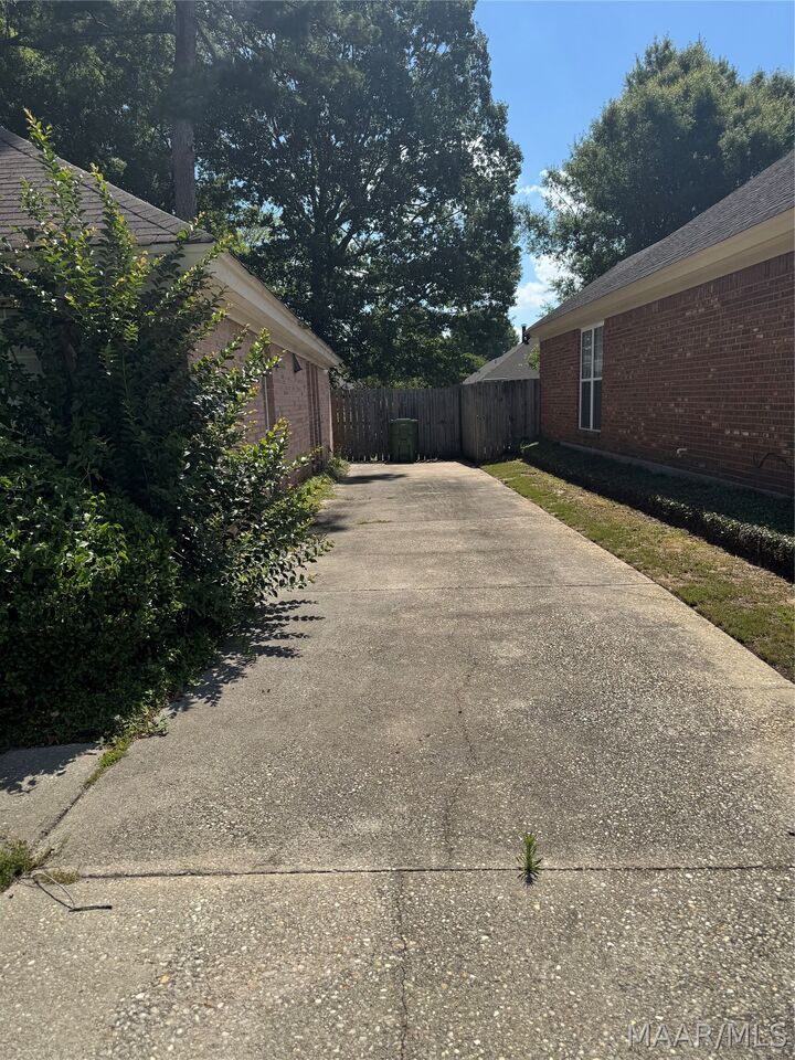 Property Photo: 855 Autumn Ridge Road AL 36117