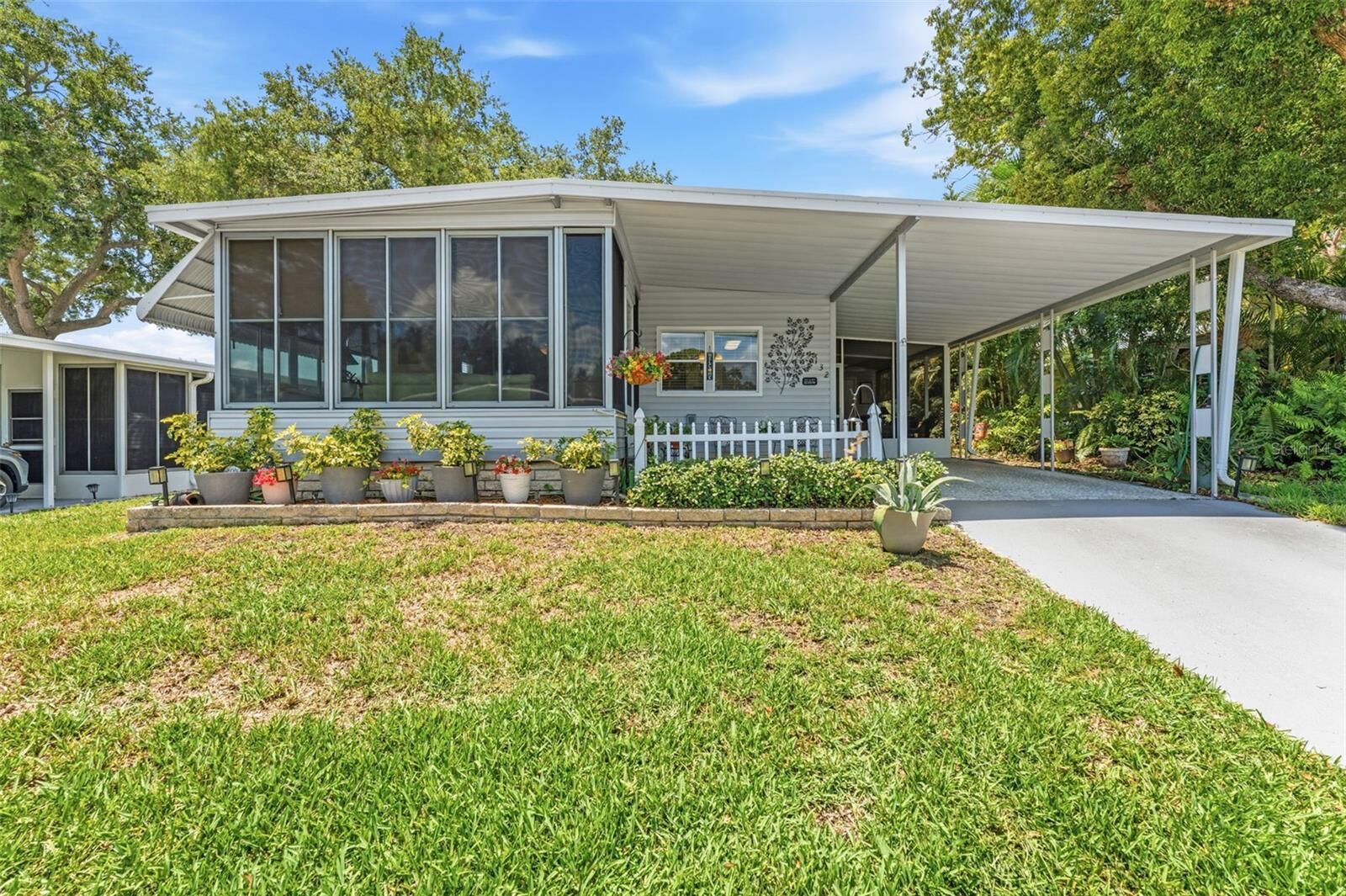 Property Photo: 132 Forest Lane 6 FL 34695