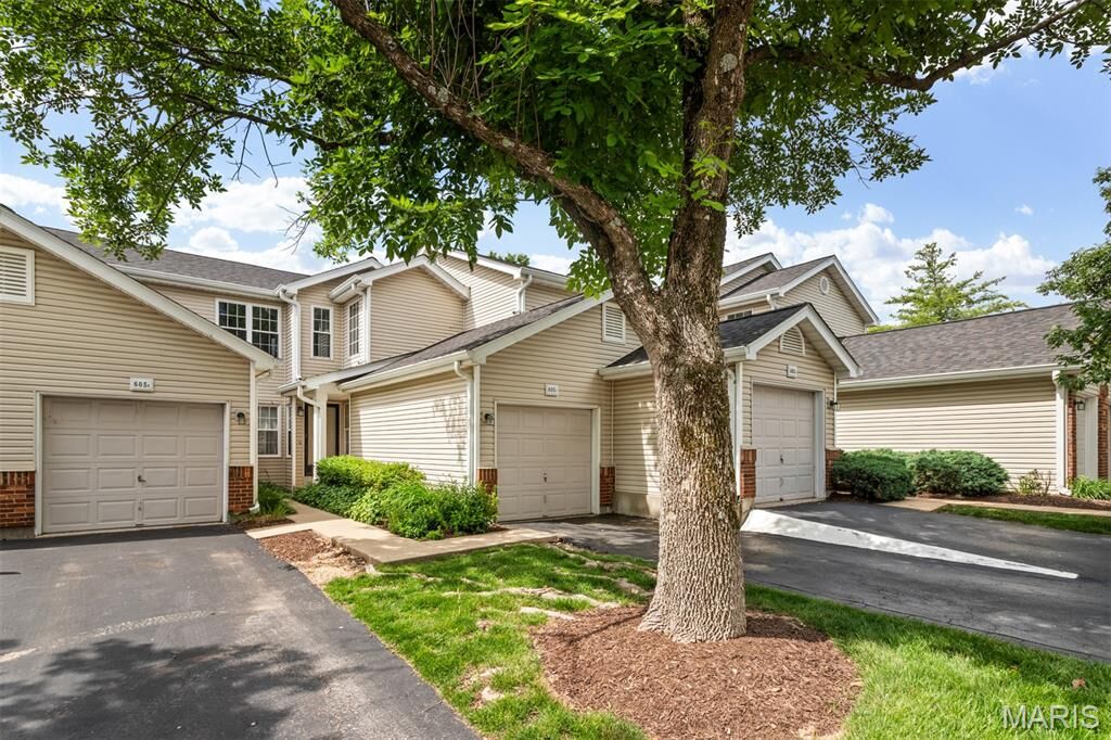 Property Photo: 605 Pine Ridge Trails Court B MO 63021