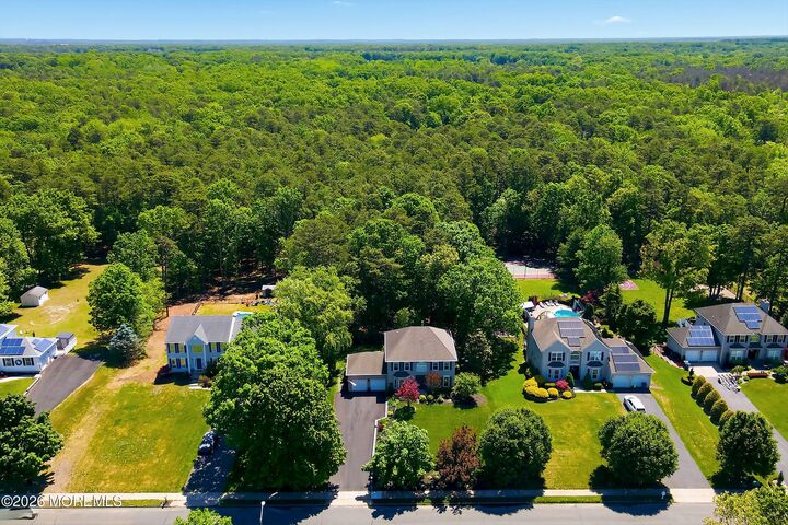 Property Photo:  618 Winterberry Boulevard  NJ 08527 