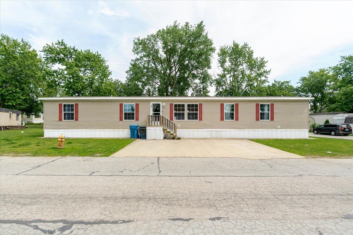 Property Photo: 861 4th Street IL 61761