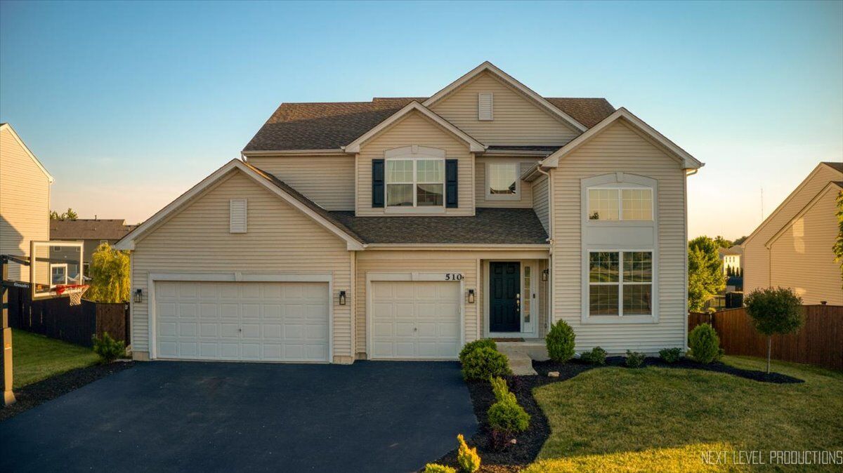 Property Photo:  510 Windett Ridge Road  IL 60560 
