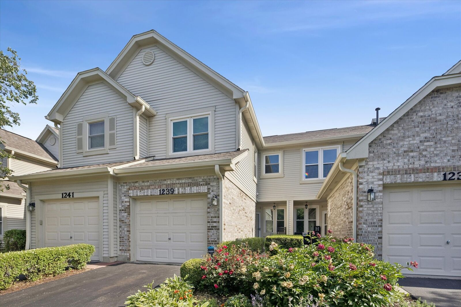 Property Photo:  1239 Tennyson Lane  IL 60540 