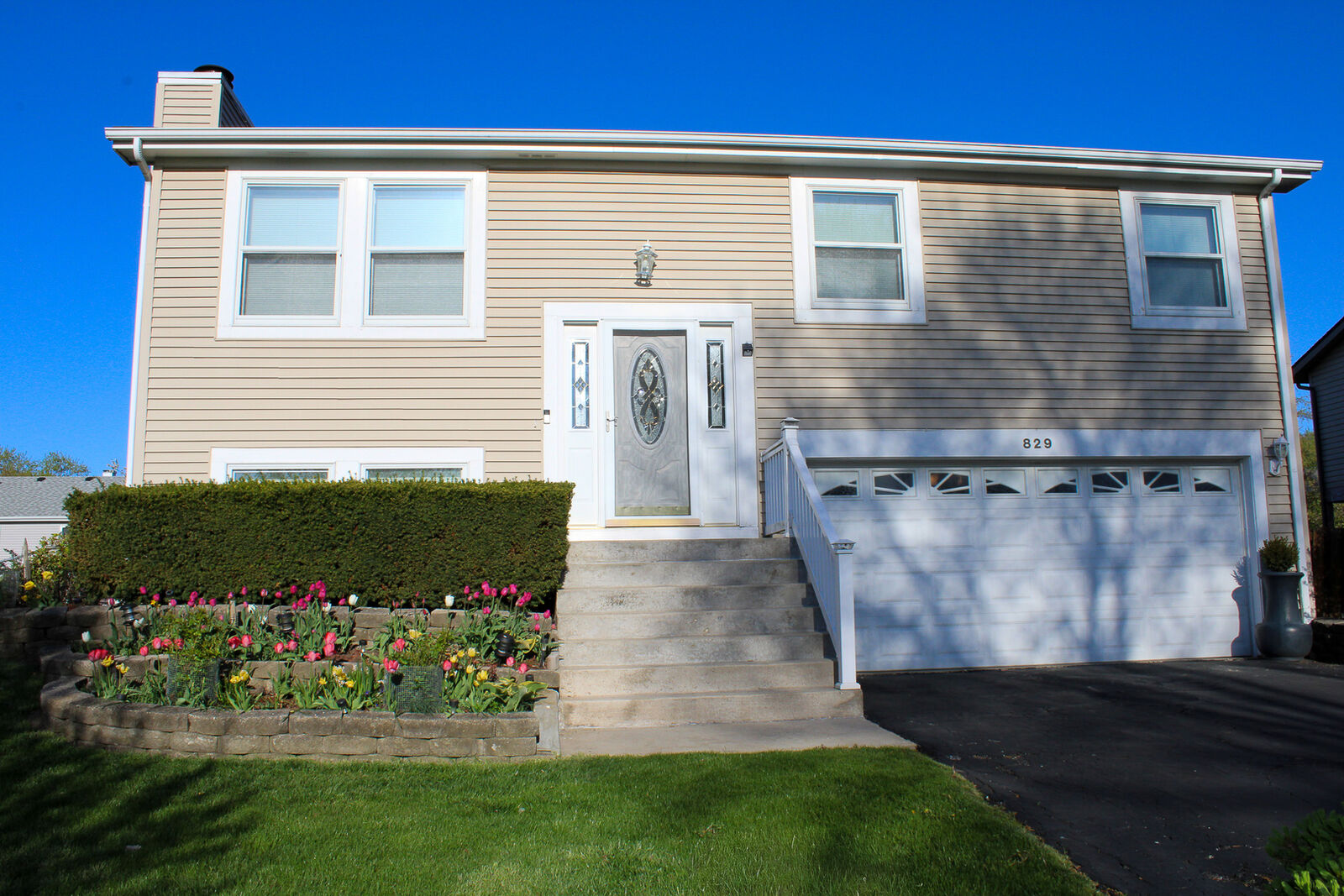 Property Photo: 829 Prairie Avenue IL 60103