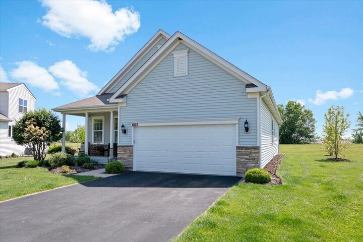 Property Photo:  692 Canton Court  IL 60543 