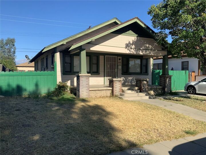 Property Photo:  2517 N Mountain View  CA 92405 