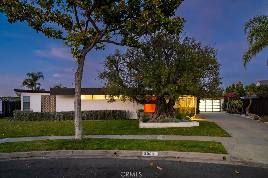 Property Photo:  2000 Nautilus Lane  CA 92660 