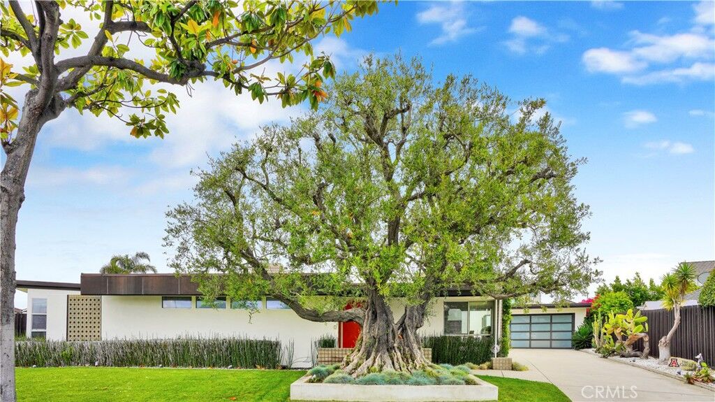 Property Photo:  2000 Nautilus Lane  CA 92660 