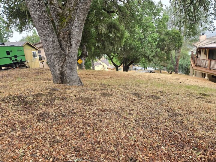 Property Photo:  2872 Saddle Way  CA 93426 