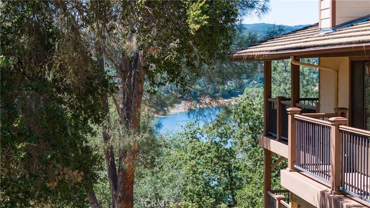 Property Photo:  2872 Saddle Way  CA 93426 