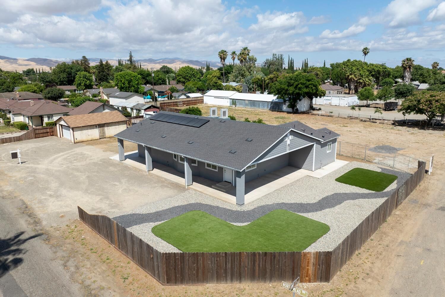 Property Photo: 720 N 2nd Street CA 95363
