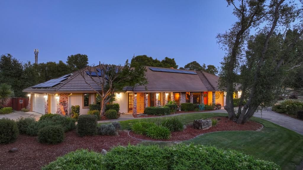 Property Photo: 8159 Shadowood Court CA 95746