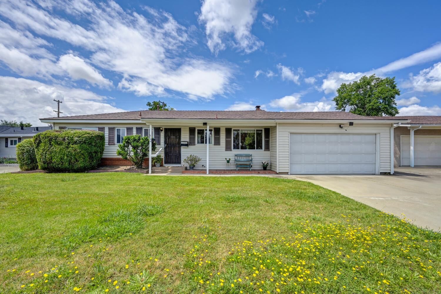 Property Photo: 606 Wales Drive CA 95630
