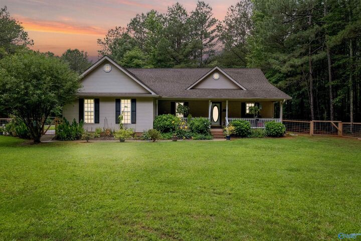 Property Photo:  315 Oak Hill Drive  AL 35960 